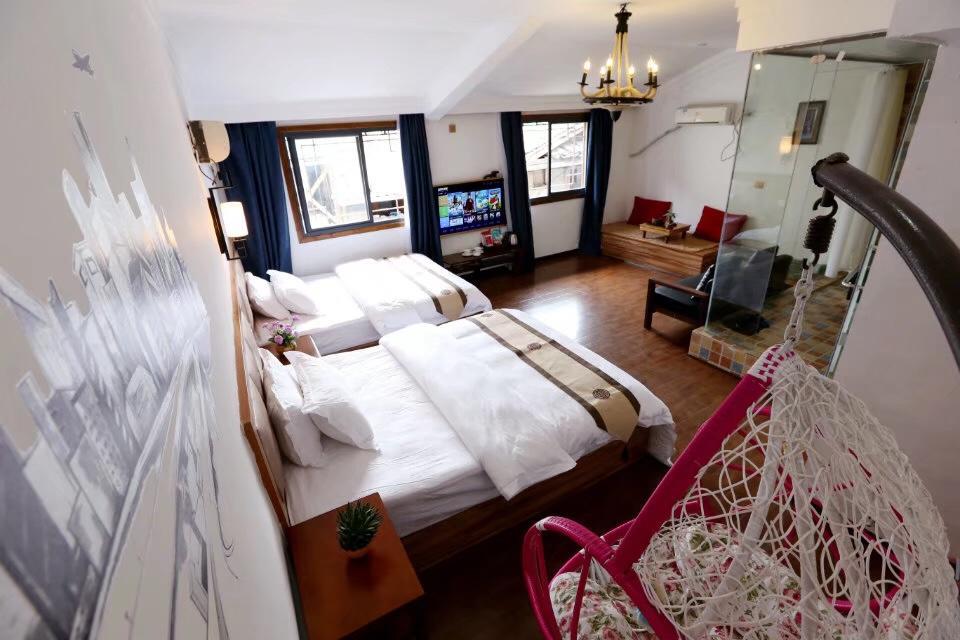 Fenghuang Little Bear Family Guest House Bagian luar foto