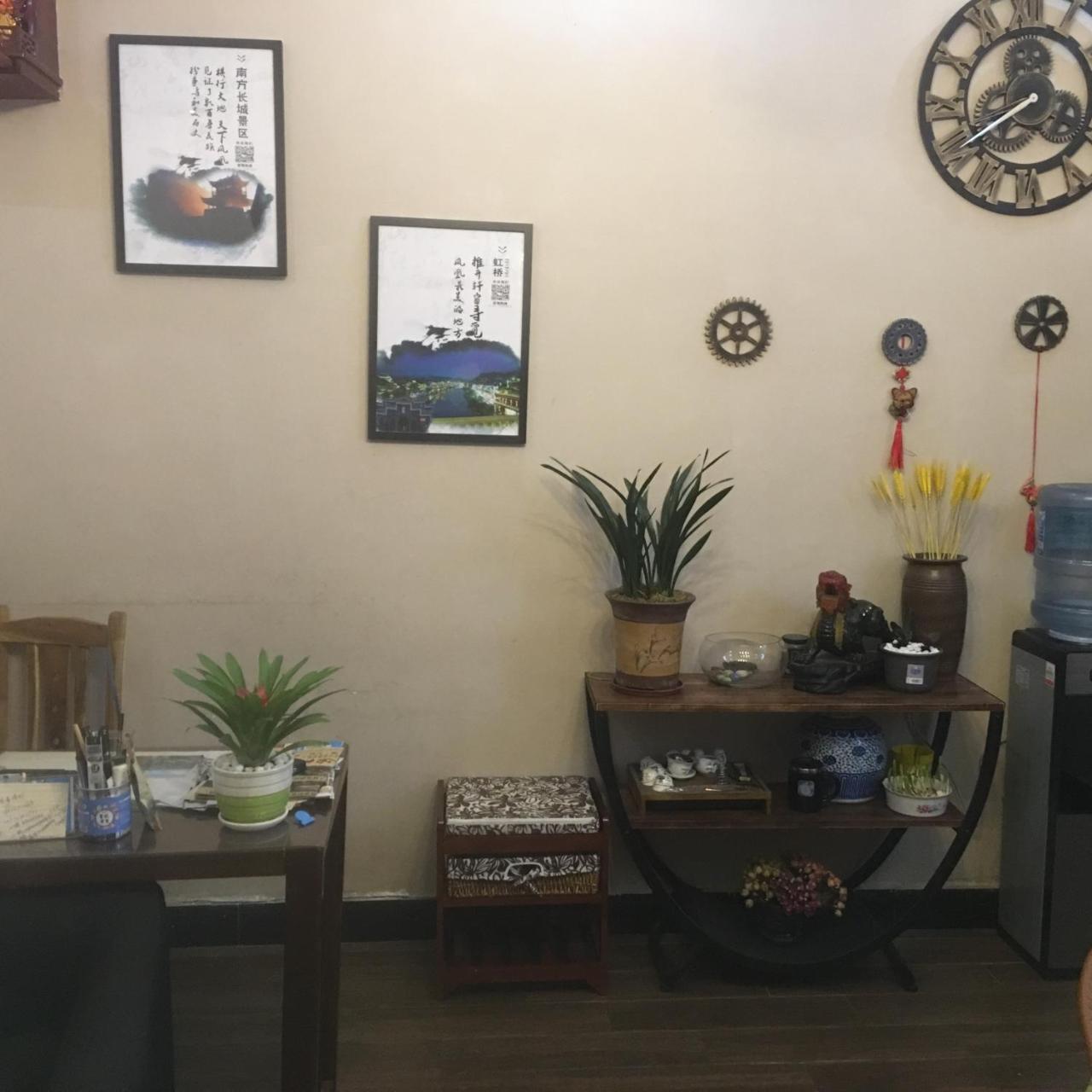 Fenghuang Little Bear Family Guest House Bagian luar foto