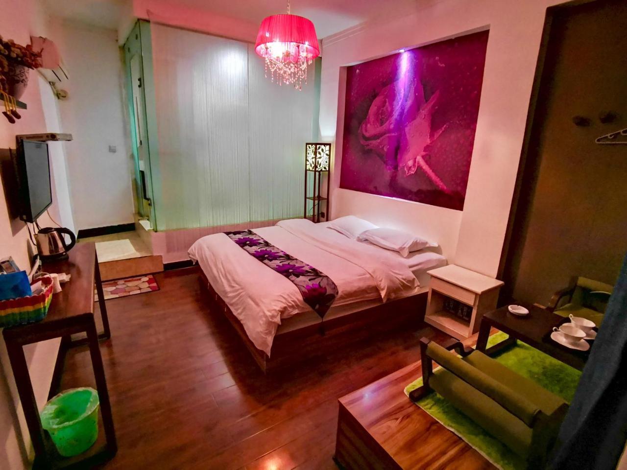 Fenghuang Little Bear Family Guest House Bagian luar foto