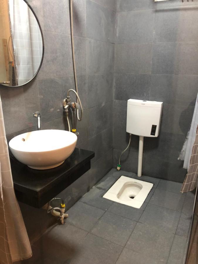 Fenghuang Little Bear Family Guest House Bagian luar foto